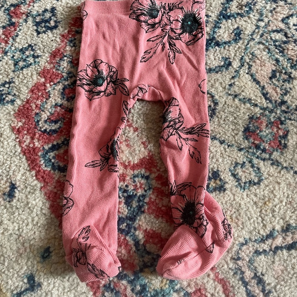 Jessica Simpson leggings
